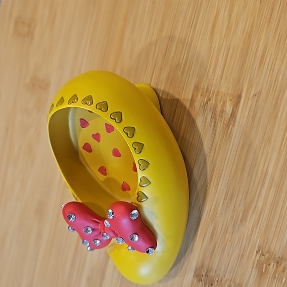 Minnie Mouse Disney Character Cobbler “Heel To The Cheese” Shoe - Collectible - Picture 4 of 6